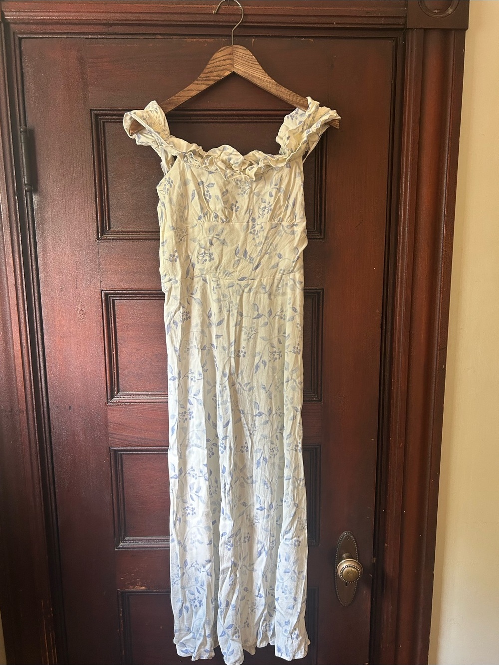 Reformation Izabel Off The Shoulder Ruffle Midi Dress Size 8 Blue & White Floral - Picture 3 of 10